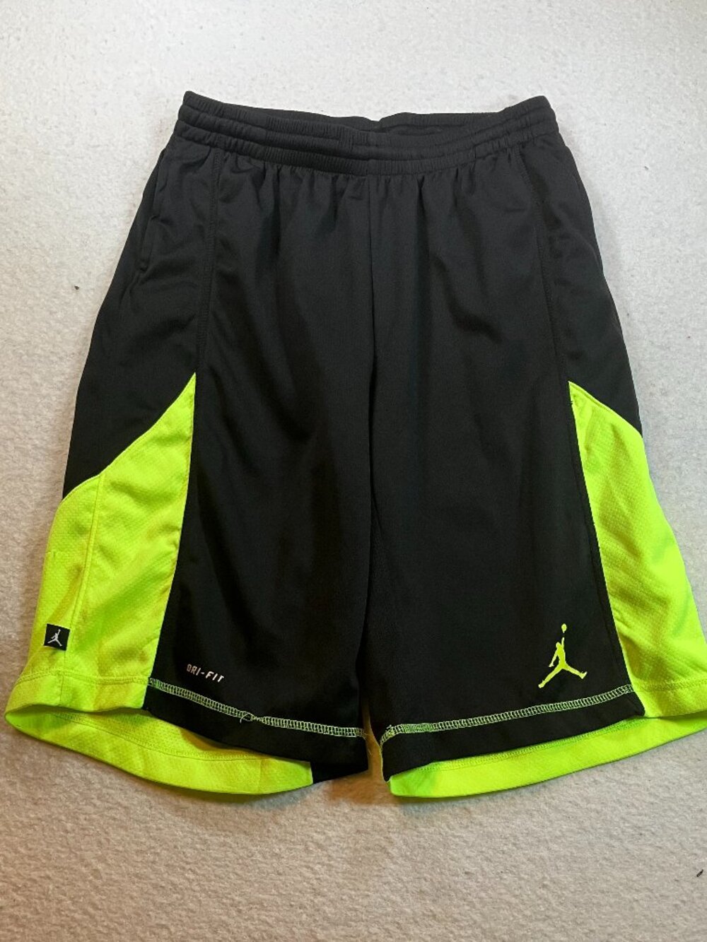 Nike Jumpman Dri-Fit Boys Basketball Shorts Black Volt Green Sz XL